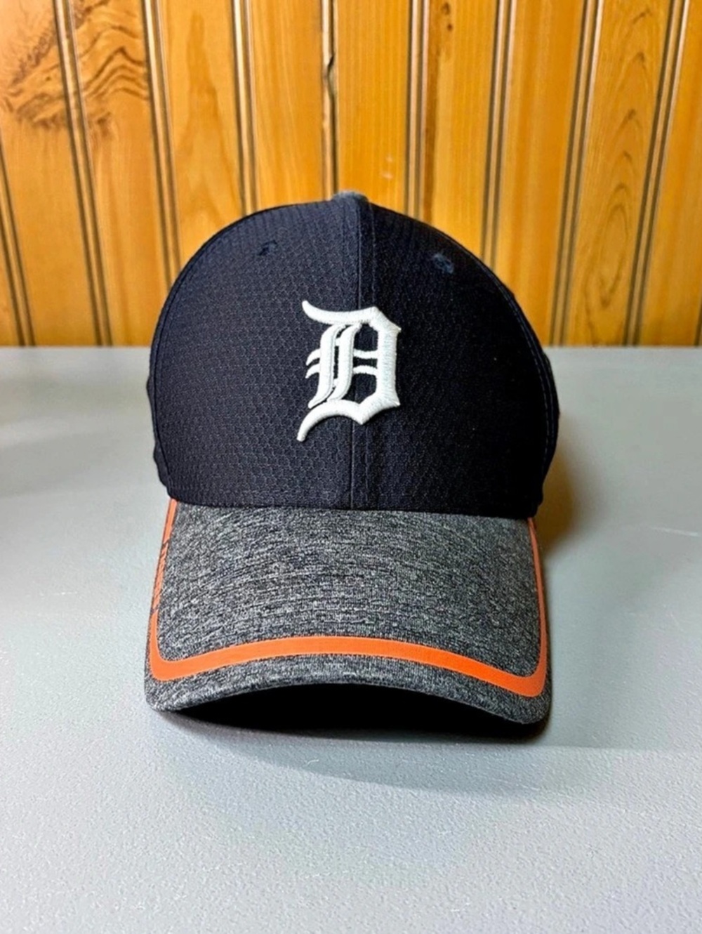 NEW ERA® Detroit Tigers 39THIRTY Hat M-L
Black / Grey / Orange